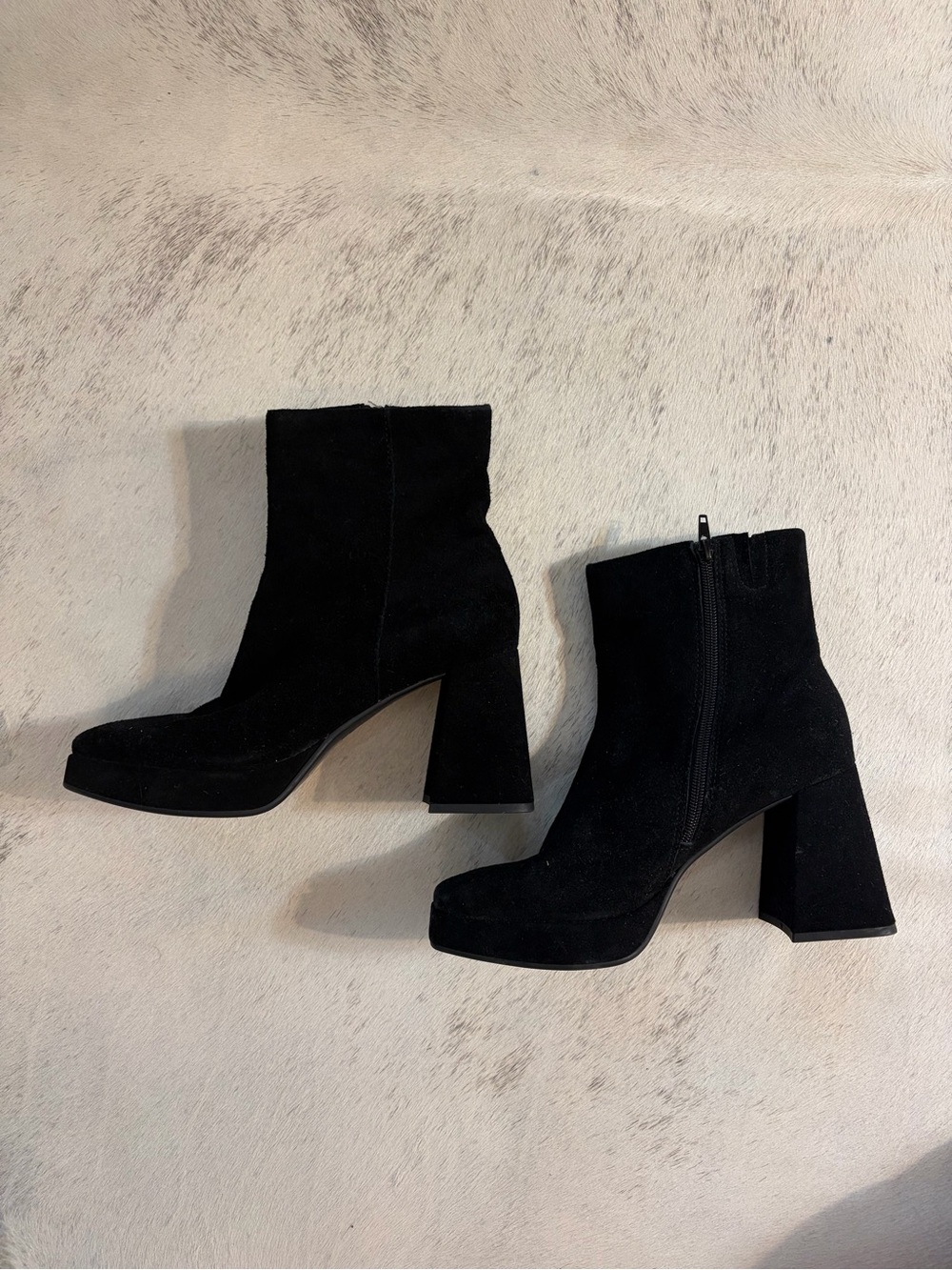 Dolce Vita Black Suede Block Heel Ankle Gogo Style Boots